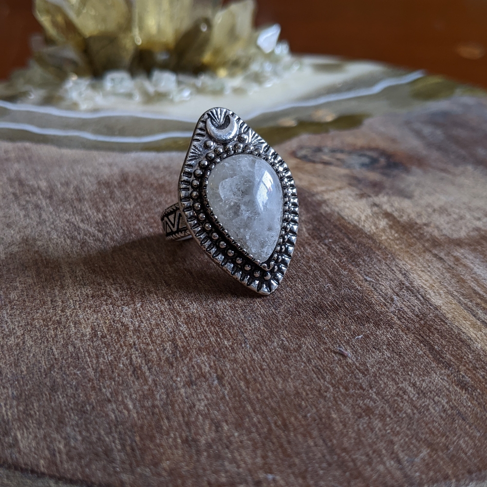 Elegant Silver Teardrop Ring